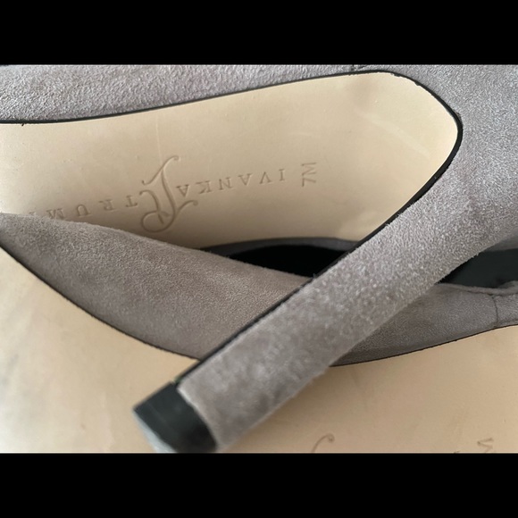 Ivanka Trump Mauve Grey Booties size 7 - Picture 7 of 7